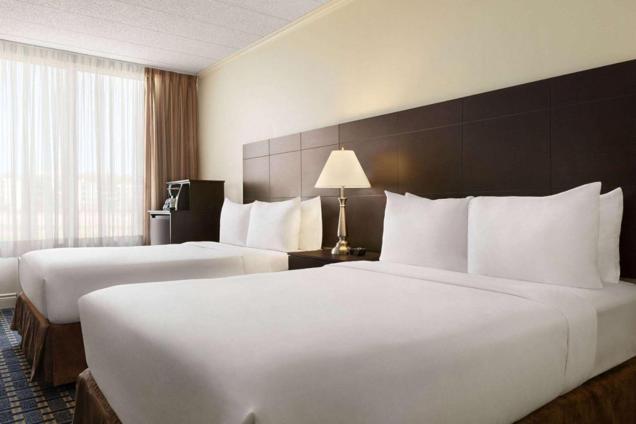 Travelodge By Wyndham Quebec City Hotel & Convention Centre Exterior foto